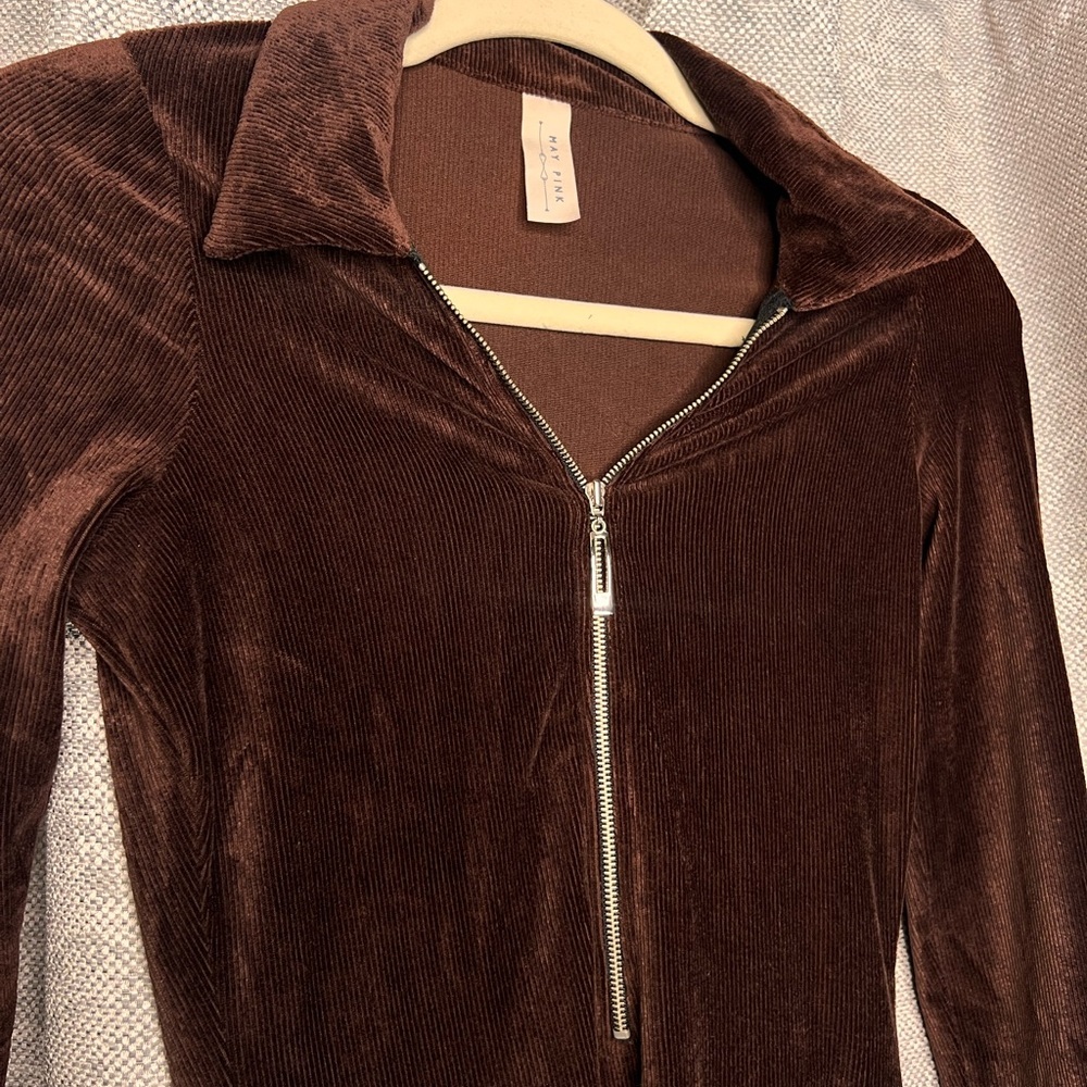 Elegant Long Sleeve Brown Velvet Dress - Picture 3 of 6